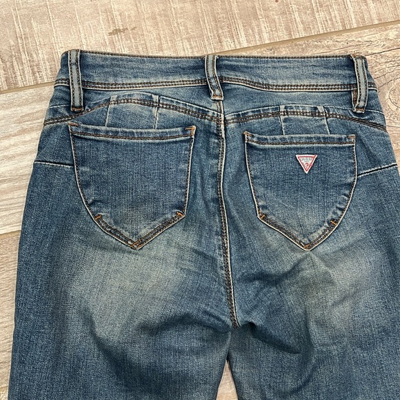Guess ladies jeans. Size 26. EUC. - Picture 5 of 10
